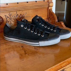 Converse low top Chuck Taylor’s